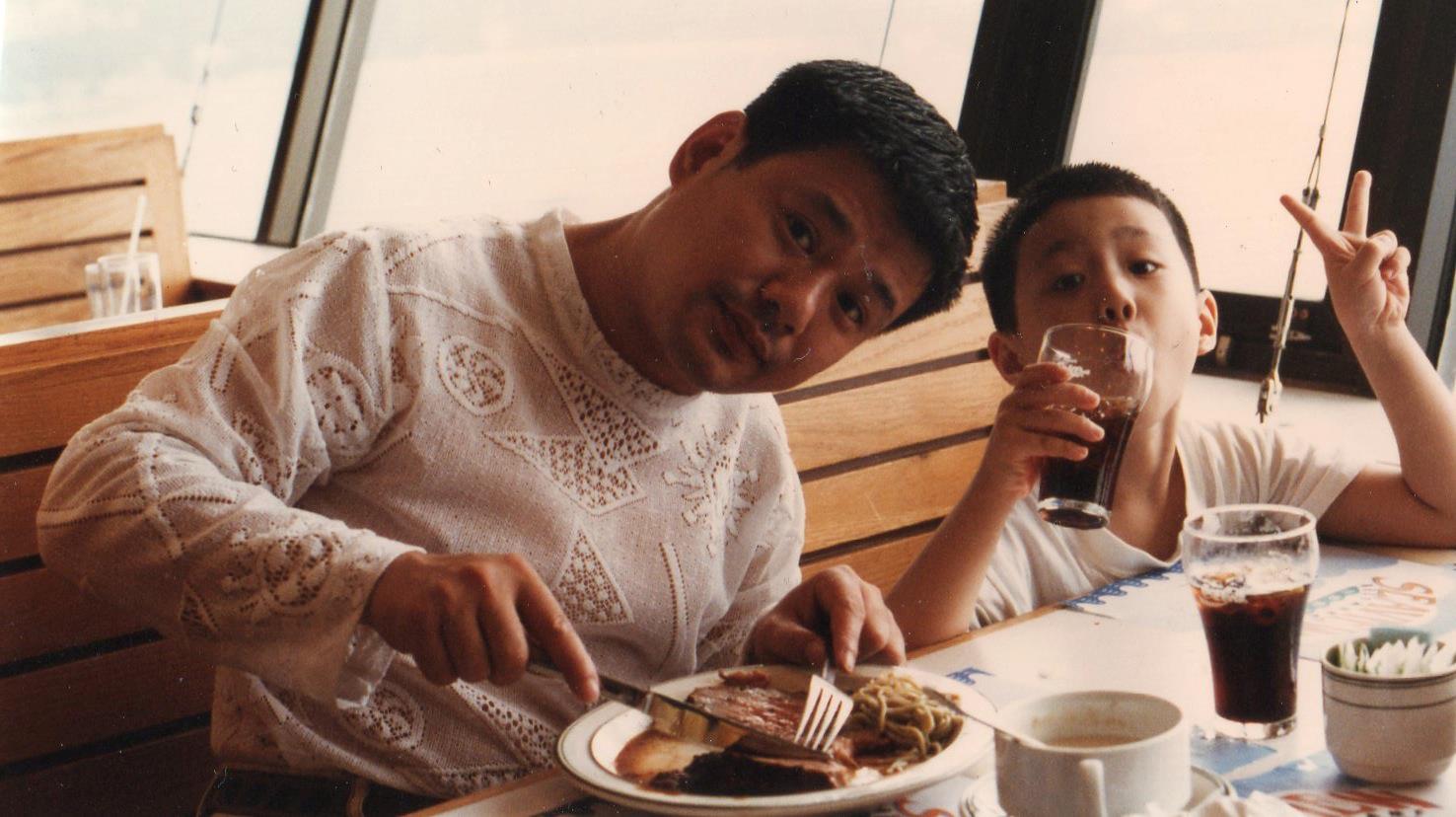 安迪走了五個月…兒夢見爸爸「抱他痛哭道別」起床問「你在嗎?」擲出聖筊惹淚崩