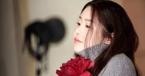 女星隱忍8年離婚獲4千萬贍養費…遭「買斷子女撫養權」網嘆不值得 靠自己逆襲成「上億商場女王」