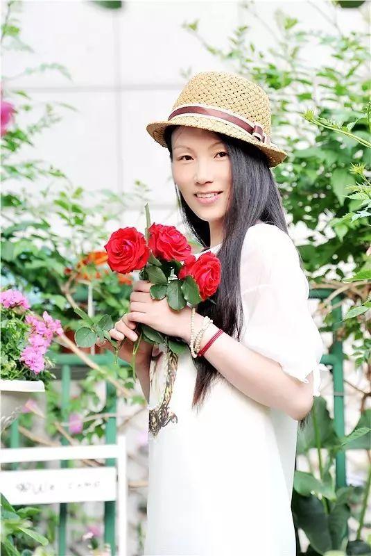 她花10年「打理60㎡花園」！從無到有「美成人間仙境」  活像仙女人人羨：滋養花也滋養自己