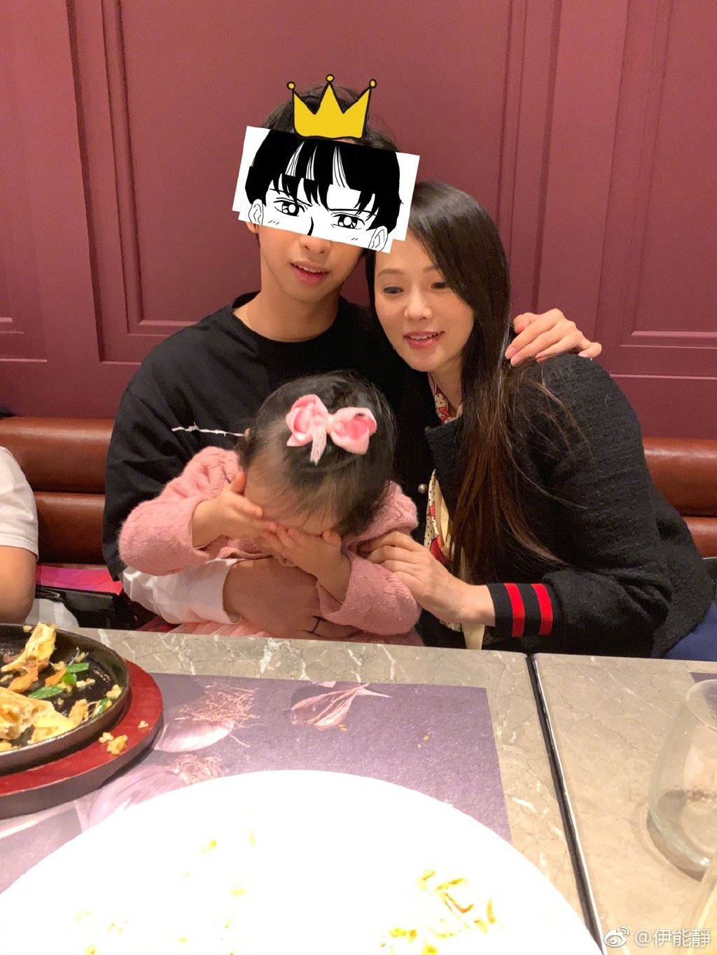 長大了！伊能靜曬「女兒3歲近照」公主氣質超迷人　穿上小洋裝「細長美腿飄仙氣」網：很像媽媽