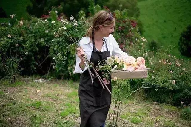 她13年前花光積蓄「買下700畝地」被笑瘋狂！如今「荒地→世外桃源」人人羨：花草為鄰人間仙境