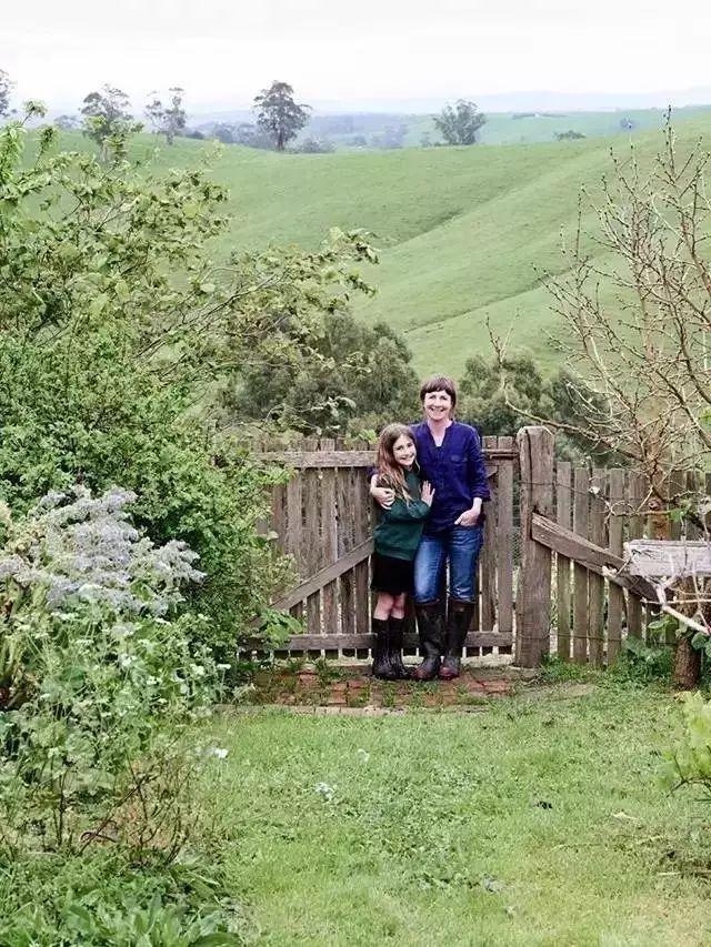 她13年前花光積蓄「買下700畝地」被笑瘋狂！如今「荒地→世外桃源」人人羨：花草為鄰人間仙境