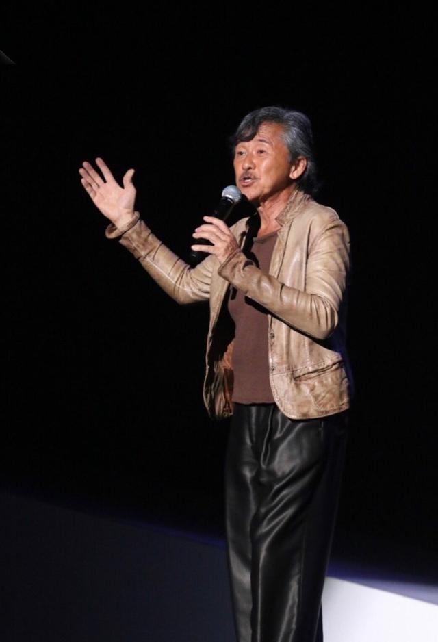 71歲林子祥久違開金口！葉蒨文結婚多年「仍是他的迷妹」崇拜眼神曝光網讚好甜：老公永遠是偶像