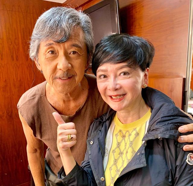 71歲林子祥久違開金口！葉蒨文結婚多年「仍是他的迷妹」崇拜眼神曝光網讚好甜：老公永遠是偶像