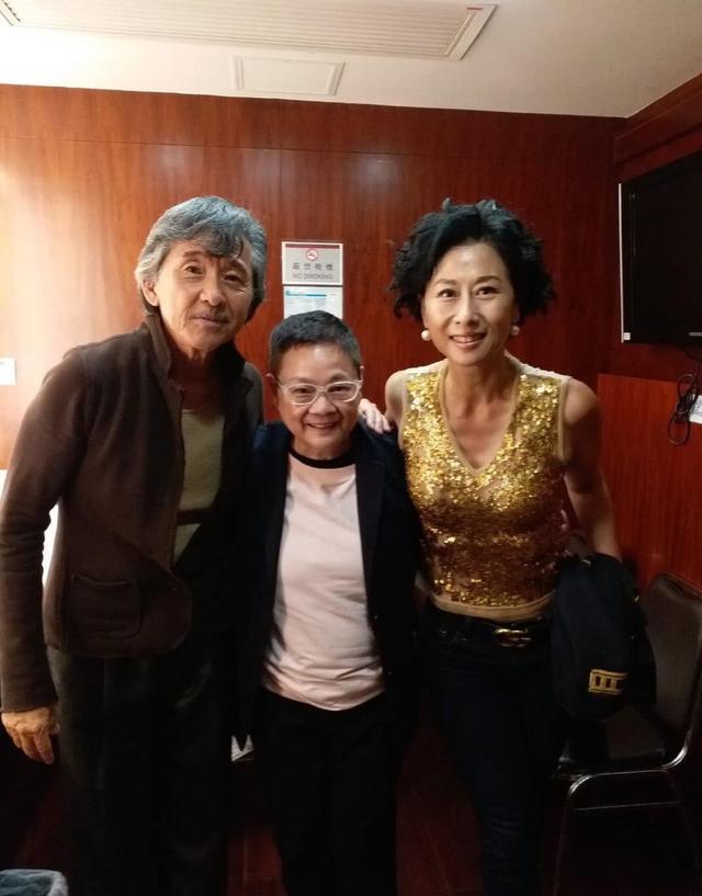 71歲林子祥久違開金口！葉蒨文結婚多年「仍是他的迷妹」崇拜眼神曝光網讚好甜：老公永遠是偶像
