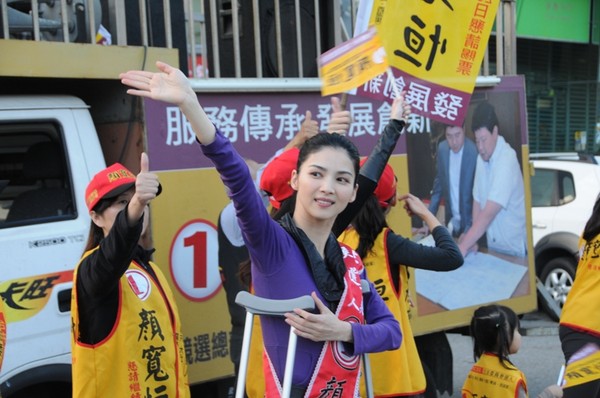 顏清標4兒媳都是女神級！長子妻被譽為「最強顏值」次子妻像明星 他曝「追婚關鍵」只有一顆真心