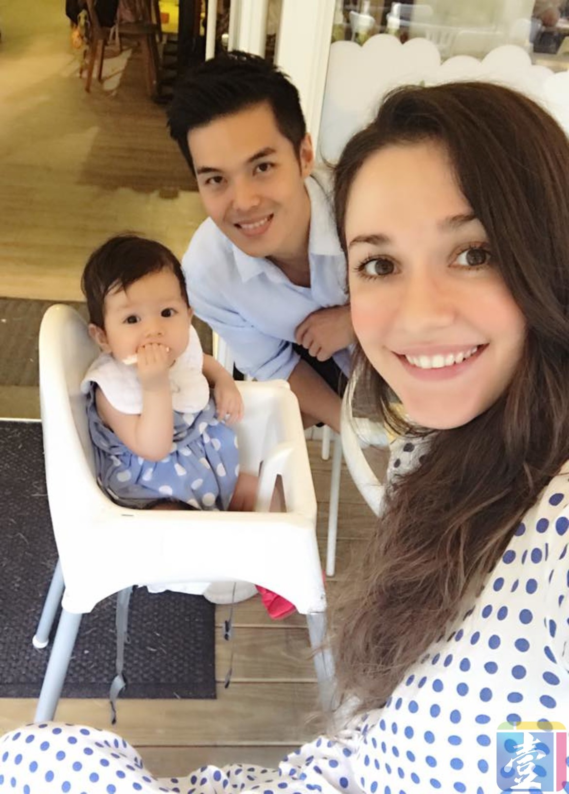 擔憂女兒母不詳！瑞莎含淚奔波50趟「終成台灣媽」　曬全家福「烏克蘭母親超辣」一家三代都美貌