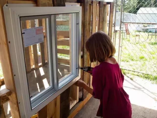 人間天使！「5歲為流浪者種菜、9歲建造11棟房子」讓無家可歸的人都有了歸宿