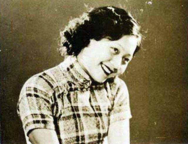 一生傳奇!「30年代明星」黎莉莉婚後育有兒女丈夫卻離世 二婚幸福到90歲仍燦笑:美了一輩子