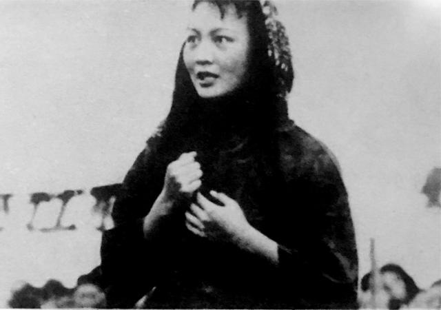 一生傳奇!「30年代明星」黎莉莉婚後育有兒女丈夫卻離世 二婚幸福到90歲仍燦笑:美了一輩子