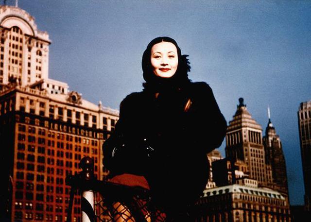 一生傳奇!「30年代明星」黎莉莉婚後育有兒女丈夫卻離世 二婚幸福到90歲仍燦笑:美了一輩子