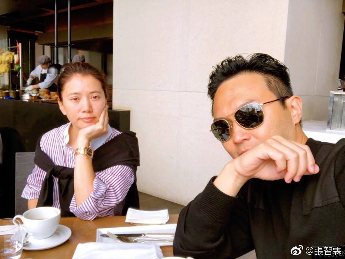  袁詠儀曝夫妻甜蜜「只是剛好被拍到」！坦言感情「沒傳言那麼好」鬆口洩遺憾與老公有關：怕兒子怨我