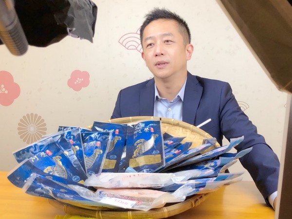 本土一哥「磨劍10年」轉攻直播電商業績破億　「砸4千萬當學費全賺回」商譽好賣逾5千商品