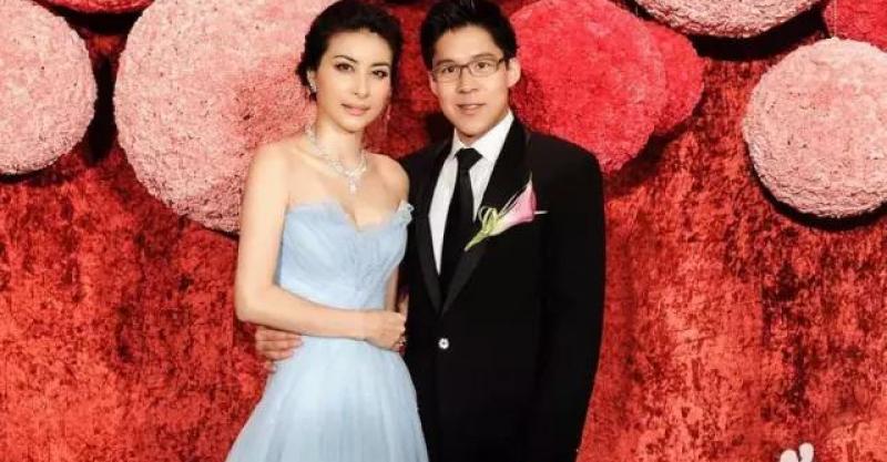 她嫁豪門「不到1年產子獲3億」高齡產三胎婆婆：天天都獎勵　和老公相愛14年無緋聞：是真愛