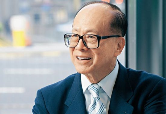 李嘉誠沒給妹妹分一毛錢，卻給了她一樣東西，勝過李嘉誠所有財富！