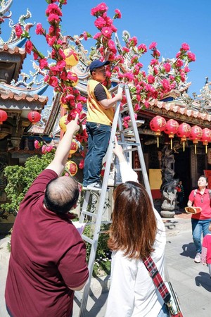 朴子配天宮求子超靈驗！56歲婦連生兩胎　她上門卻「苦擲無筊」廟方：這種人求不得