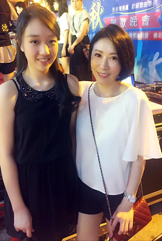 李翊君結婚19年「對檢場採完全放任」不怕老公偷吃　思念獨生女「一路哭回台灣」不准女兒交老外