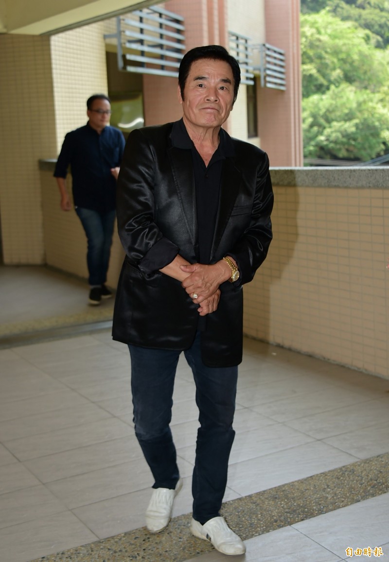 雷洪「全身長水泡」指甲都爛光身體不如前　昔風光享福「今扛債6千萬」6老婆全跑光