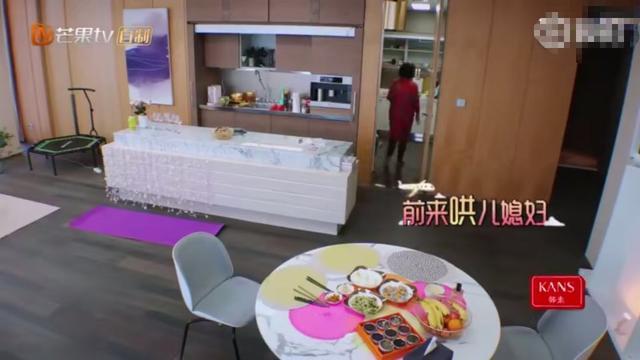 小12歲老公「跟媽告狀」：鍾麗緹就是懶 　她委屈大哭「婆婆上前道歉」
