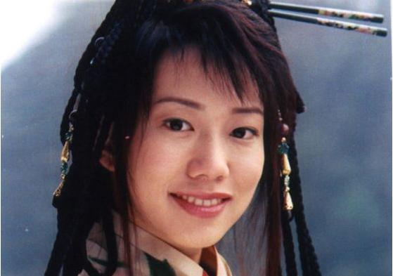 《鹿鼎記》女星40歲懷二胎！嫁官二代近況曝光　「老公家世顯赫」4歲女兒好萌