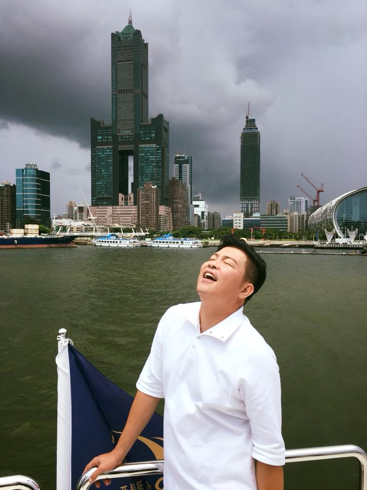 曾國城母親節包5位數盡孝！ 堅持「不包6位數」原因曝光　曾子余至今仍「與母十指緊扣」樂當媽寶