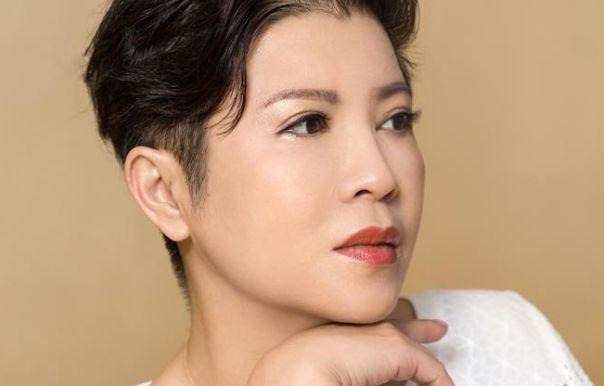 「二婚嫁老外以為是真愛」卻被騙走3千萬人跑掉　獨自撫養女兒「今53歲母女像姊妹」