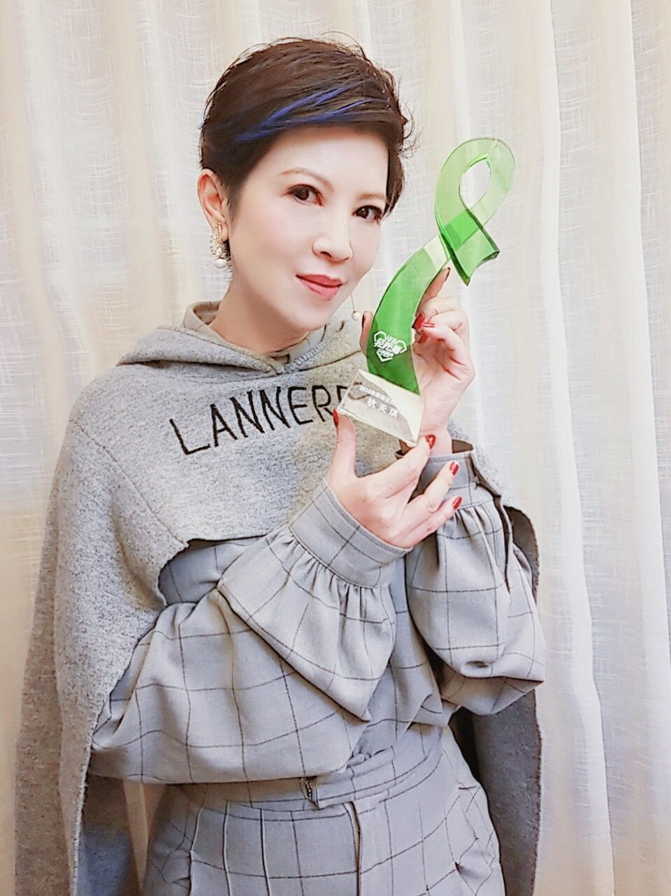 「二婚嫁老外以為是真愛」卻被騙走3千萬人跑掉　獨自撫養女兒「今53歲母女像姊妹」