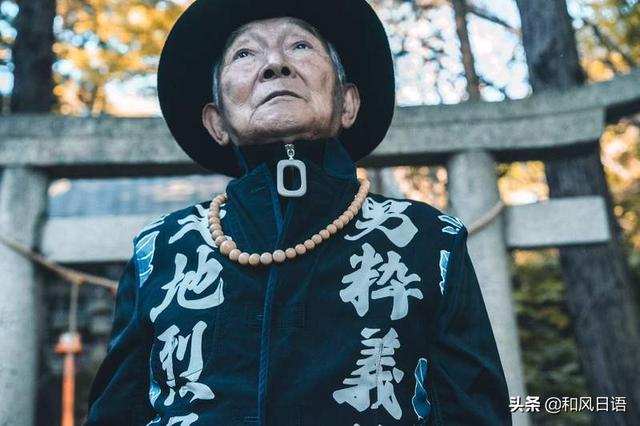 一夕爆紅！84歲鄉下爺爺突發奇想「穿上孫子衣服」　變身後效果孫子看傻：帥到能出道