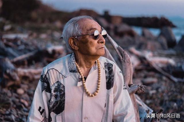一夕爆紅！84歲鄉下爺爺突發奇想「穿上孫子衣服」　變身後效果孫子看傻：帥到能出道