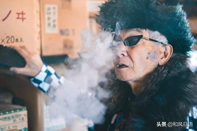 一夕爆紅！84歲鄉下爺爺突發奇想「穿上孫子衣服」　變身後效果孫子看傻：帥到能出道