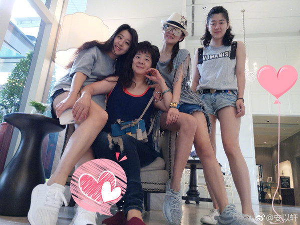 又有寶寶了！安以軒母親節報喜「四喜臨門」　PO三姊妹出遊照「往下一看」網驚：最美畫面