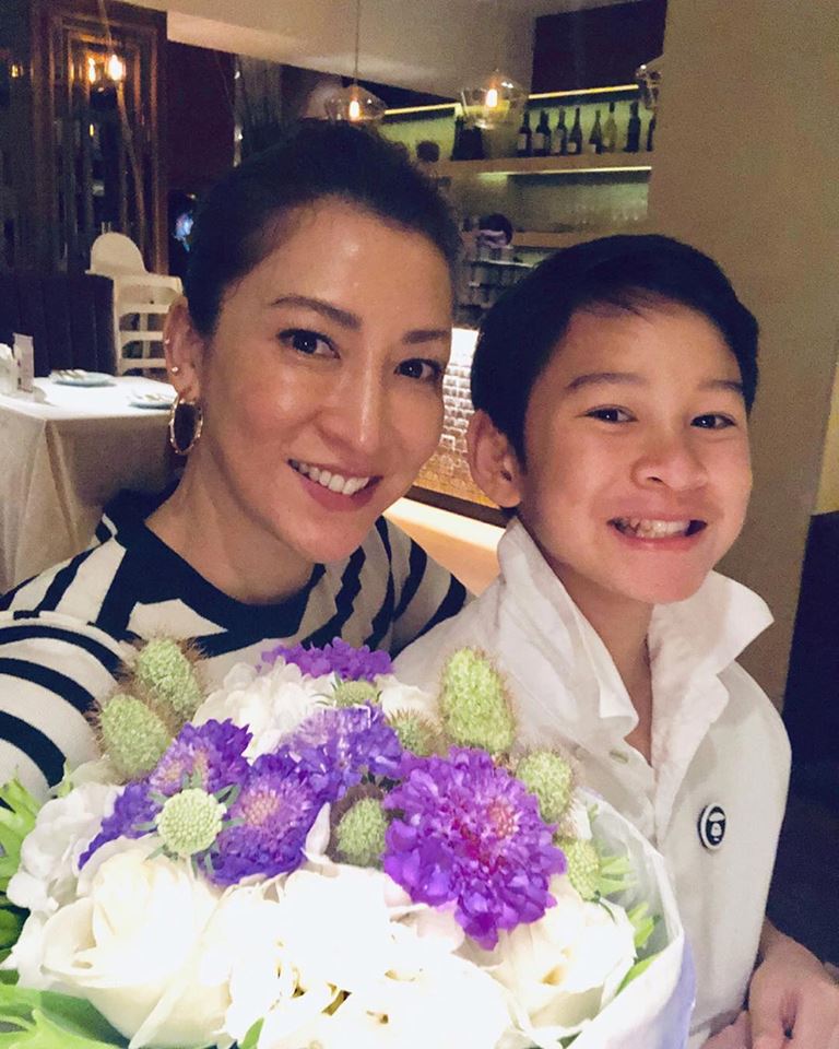 李詠嫻冷落老公完全無感！只黏13歲帥兒憂他「被女友控制」坦言「可當惡婆婆」捨不得放手