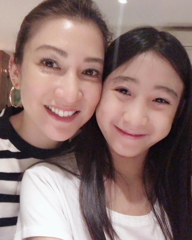 李詠嫻冷落老公完全無感！只黏13歲帥兒憂他「被女友控制」坦言「可當惡婆婆」捨不得放手