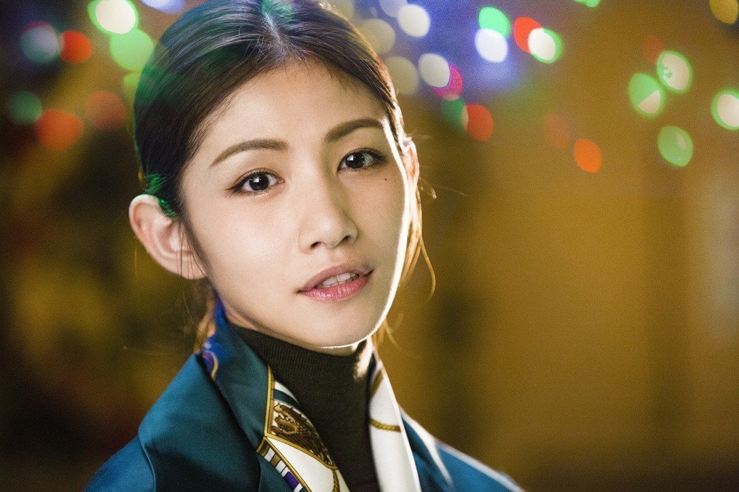 李千那罕見「公開孩子近照」！北上探母大合照「仔細一看兒女身高」網驚：基因太強