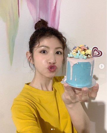 李千那罕見「公開孩子近照」！北上探母大合照「仔細一看兒女身高」網驚：基因太強