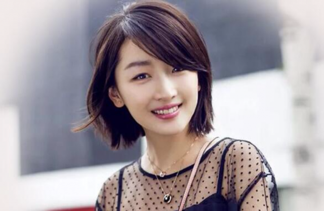 「父早逝母改嫁」繼父為供她上學做苦力　27歲成影后敬如親爸：我有天下最好的爸爸