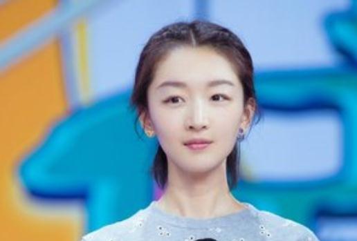 「父早逝母改嫁」繼父為供她上學做苦力　27歲成影后敬如親爸：我有天下最好的爸爸