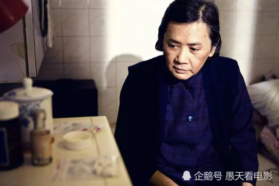 心裡最重要的人！劉德華落魄時她大筆一揮借4千萬，今72歲「子女都不理」 華仔喊話：我養妳一輩子
