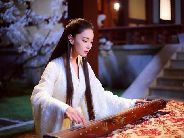 才女對聯招親：「天字出頭為我夫」，窮秀才妙對下聯贏得芳心！