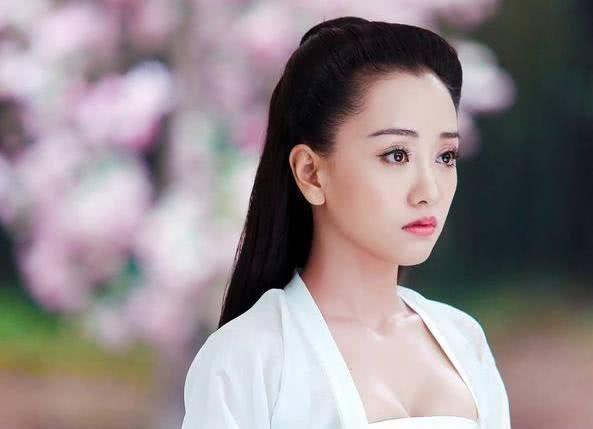 才女對聯招親：「天字出頭為我夫」，窮秀才妙對下聯贏得芳心！