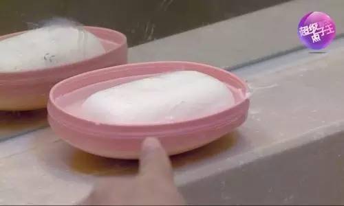水果網套不要扔了「放在衛生間」作用超棒！一年省下不少錢
