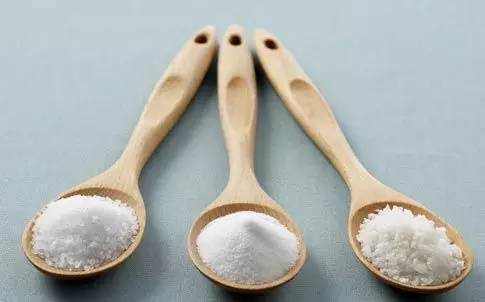 別花大錢買保養品！洗臉水中加點「護膚聖品」　60歲不長斑沒皺紋