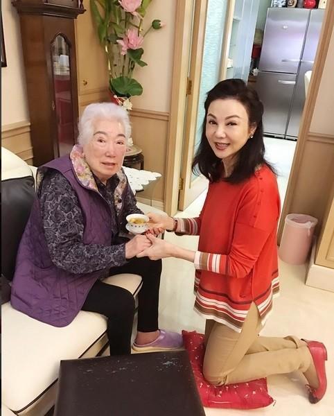 「嫁豪門連生5胎」卻換來丈夫移情別戀 毅然離婚「被婆婆視如親生給4億補償」今成女強人