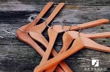 衣架其實應該倒過來用「收納衣服、鞋子」非常實用！看完不得不服