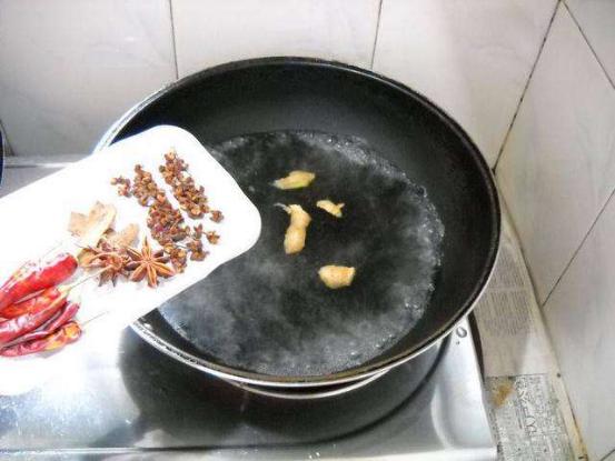 做水煮毛豆的小秘訣！毛豆翠綠可口，又香又美味