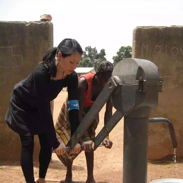 曾被嫌長相隻身闖蕩「喜獲好萊塢大道留名」為華人爭光 終生不婚「生孩子自己來」人生比電影更精彩