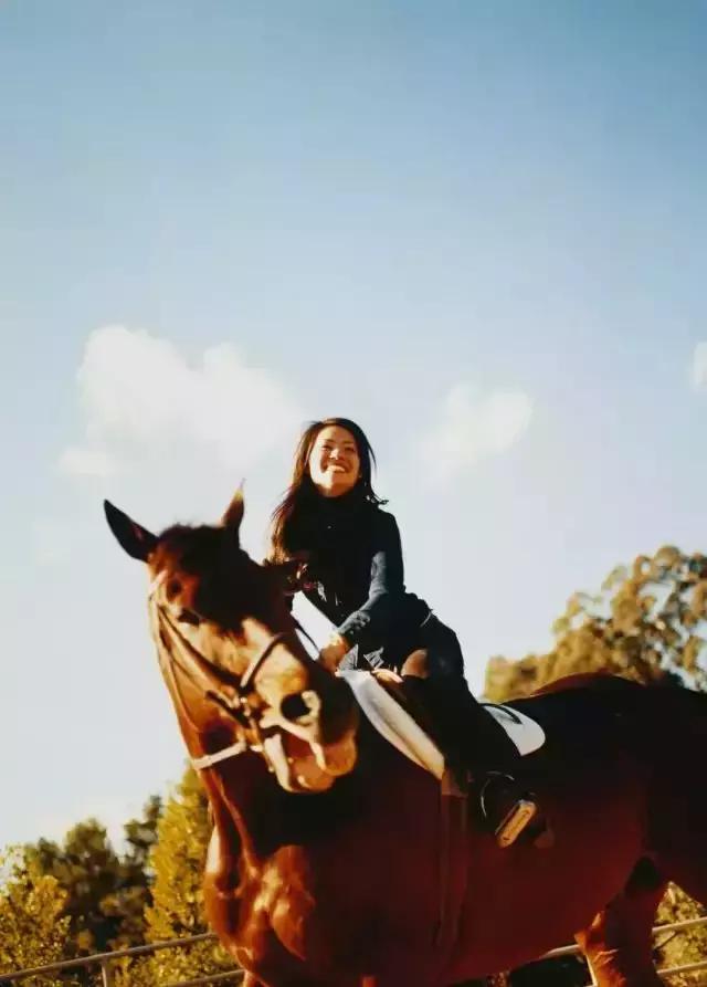 曾被嫌長相隻身闖蕩「喜獲好萊塢大道留名」為華人爭光 終生不婚「生孩子自己來」人生比電影更精彩