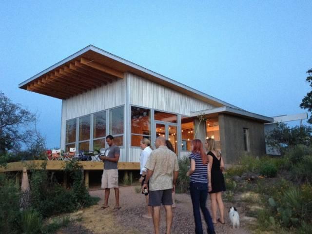 年輕人都羨慕！四對夫妻「花25萬造房同居」  一起養老「神仙生活」爽退休