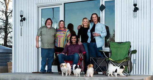 年輕人都羨慕！四對夫妻「花25萬造房同居」  一起養老「神仙生活」爽退休