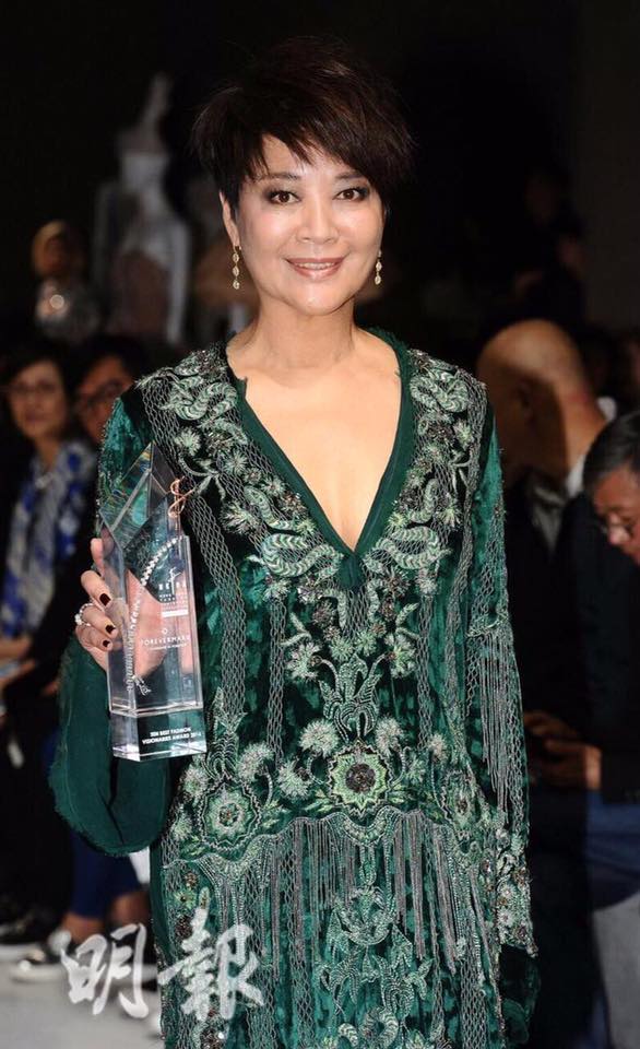 金馬女星重症化療坦言「連骨頭都痛」 如今副作用「睫毛剩8根」她仍每天精心打扮：心情好病才會好